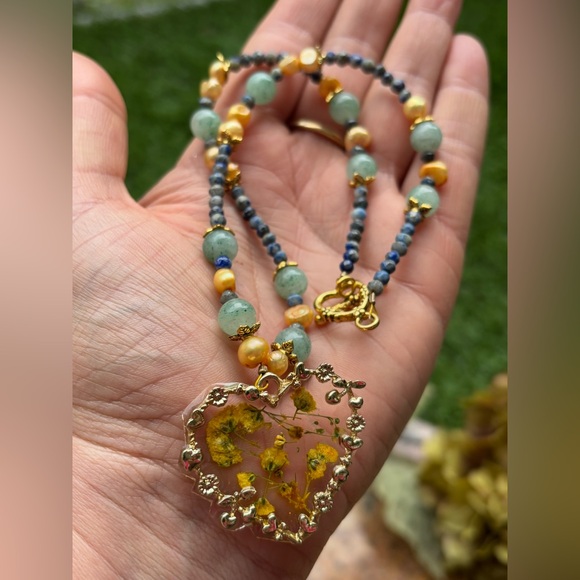 ARTISAN Hand Crafted Green Jade Lapis Lazuli Yellow Genuine Pearl Resin Heart - Picture 7 of 7